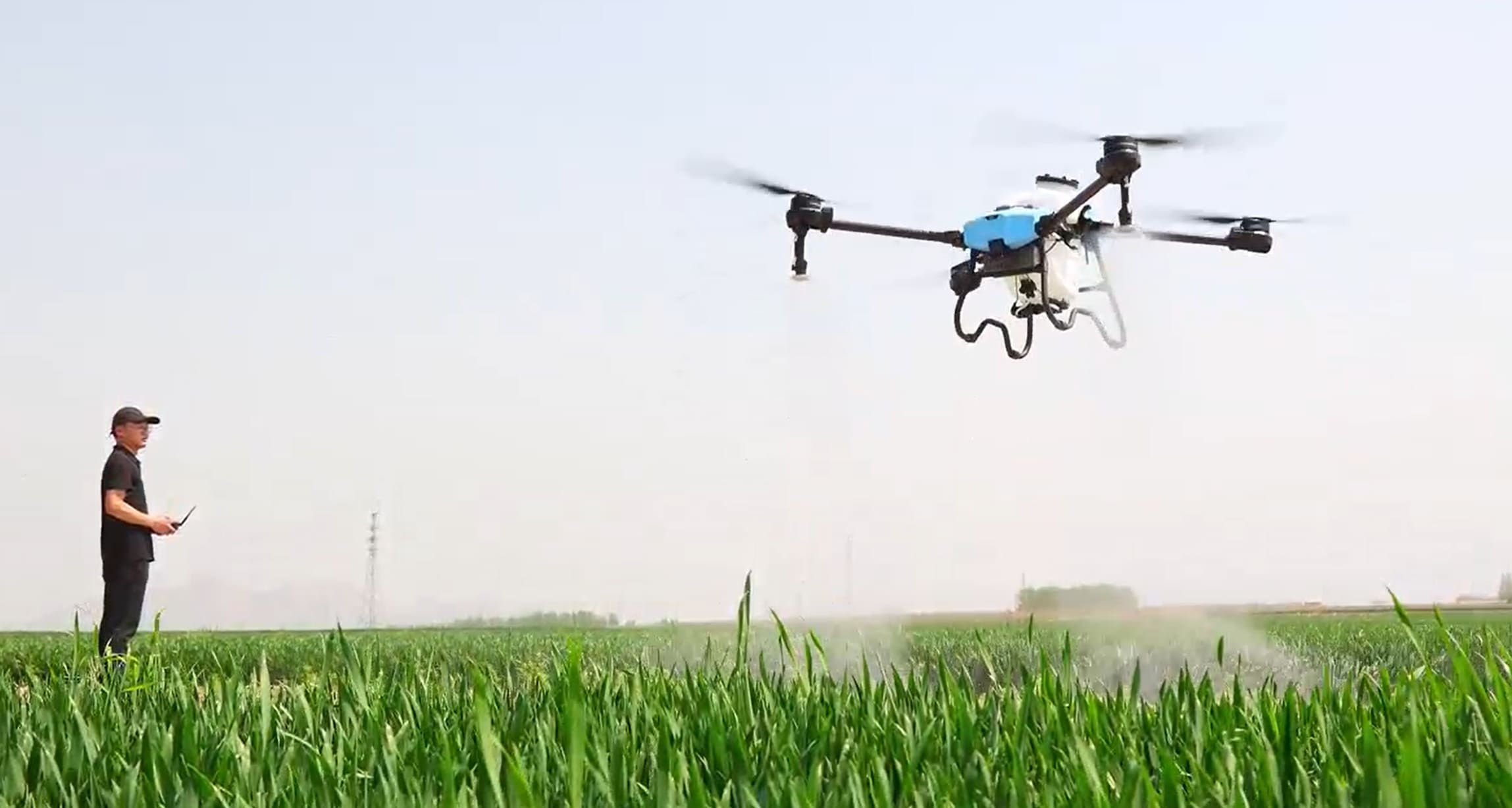 This farming drone can is specially designed for fertilizing, sowing, irrigation and pesticide spreading.